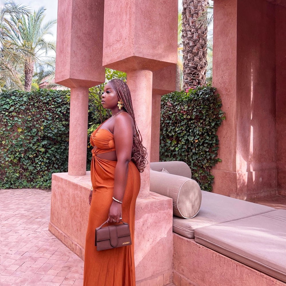 Meet your Posher, Lara